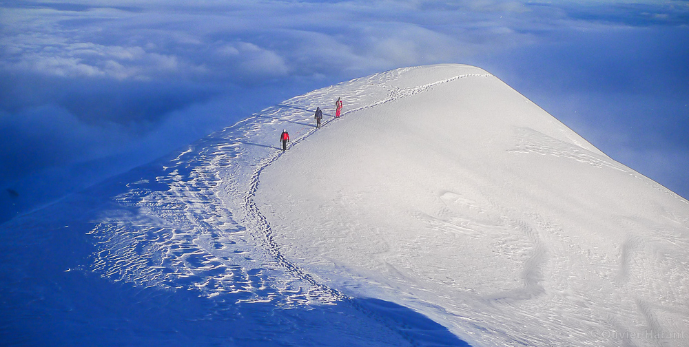 Sur l'arête des Bosses