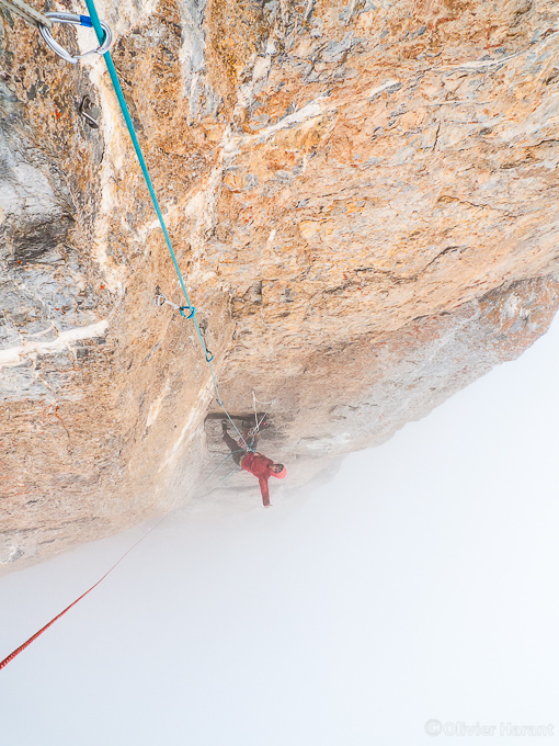 Relais sur le spigolo S de la petite Aiguille d'Ansabère.