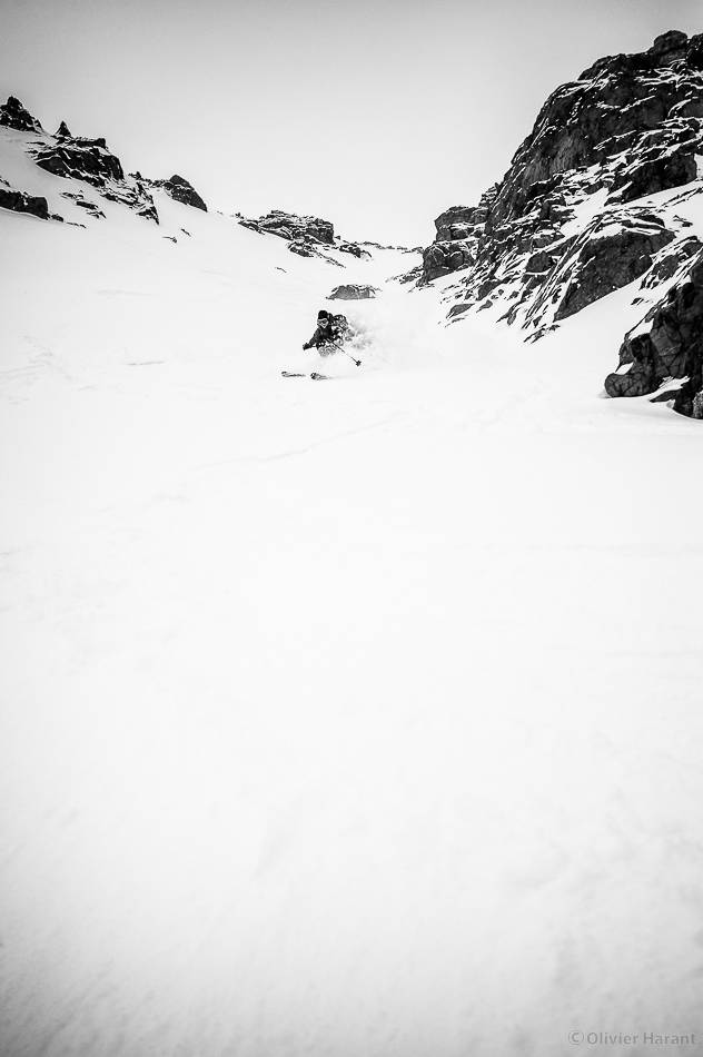 Skieur en poudreuse.