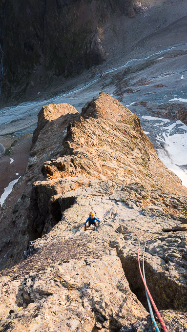 Lever de soleil sur l'arête Nord de la Pointe d'Amont.
