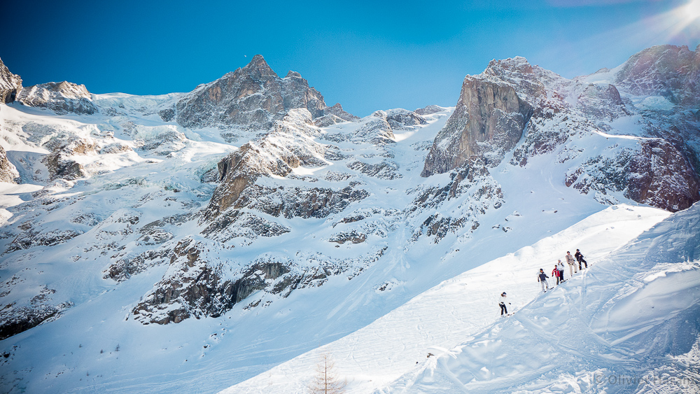 Atmosphere beneath the imposing faces of La Meije and the Râteau